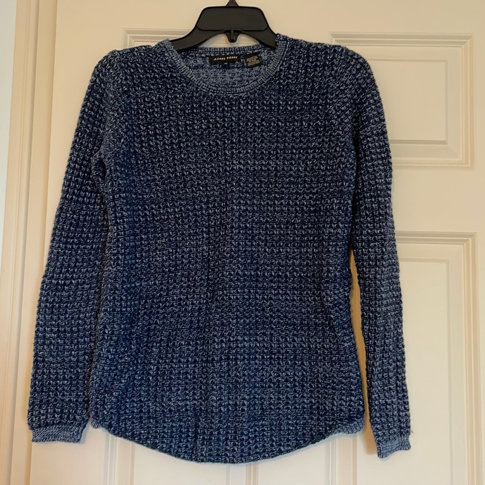 Navy Jeanne Pierre sweater. Size M. Like new condition. Knit